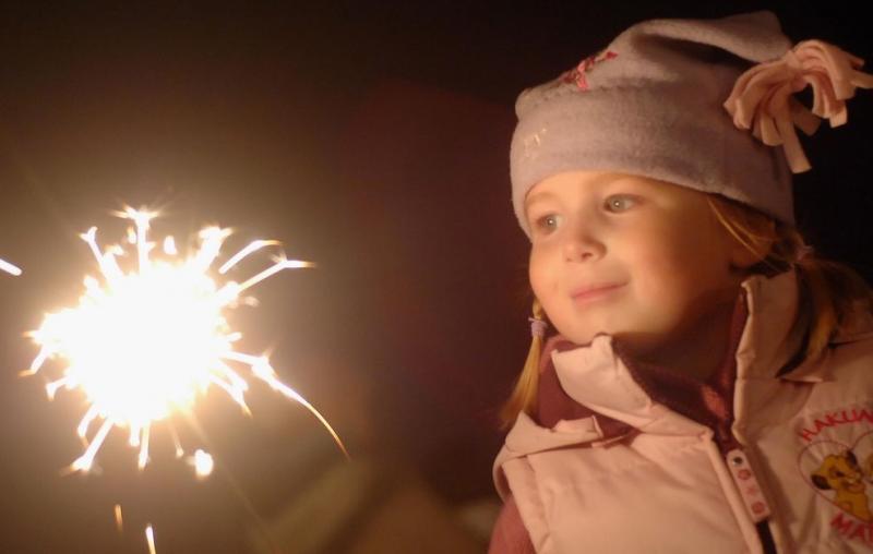 Ура, каникулы! Пиротехника, которую можно запускать с детьми - Десногорск | desnogorsk.salutsklad.ru